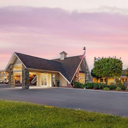 Best Western Plus Plattsburgh Exterior photo