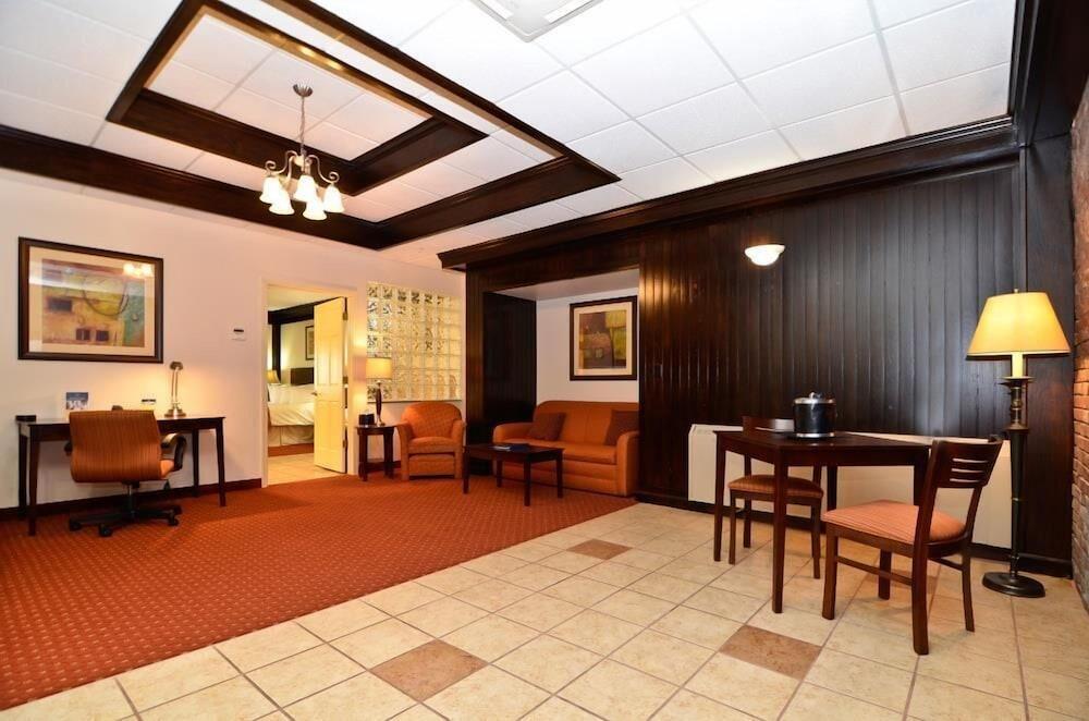 Best Western Plus Plattsburgh Exterior photo