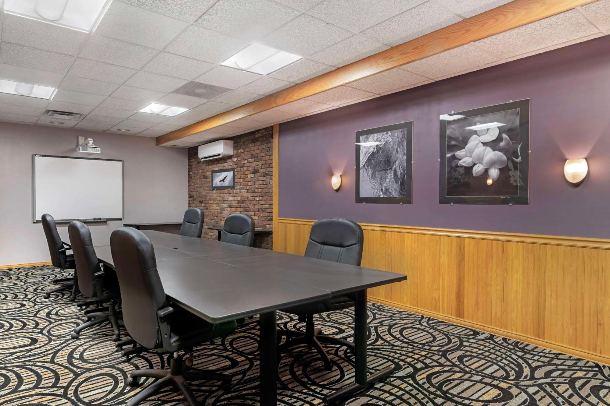 Best Western Plus Plattsburgh Exterior photo