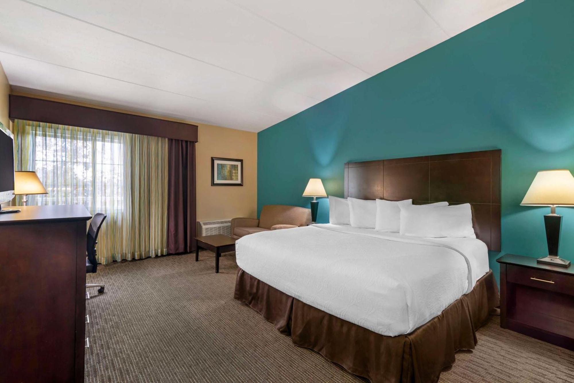 Best Western Plus Plattsburgh Exterior photo
