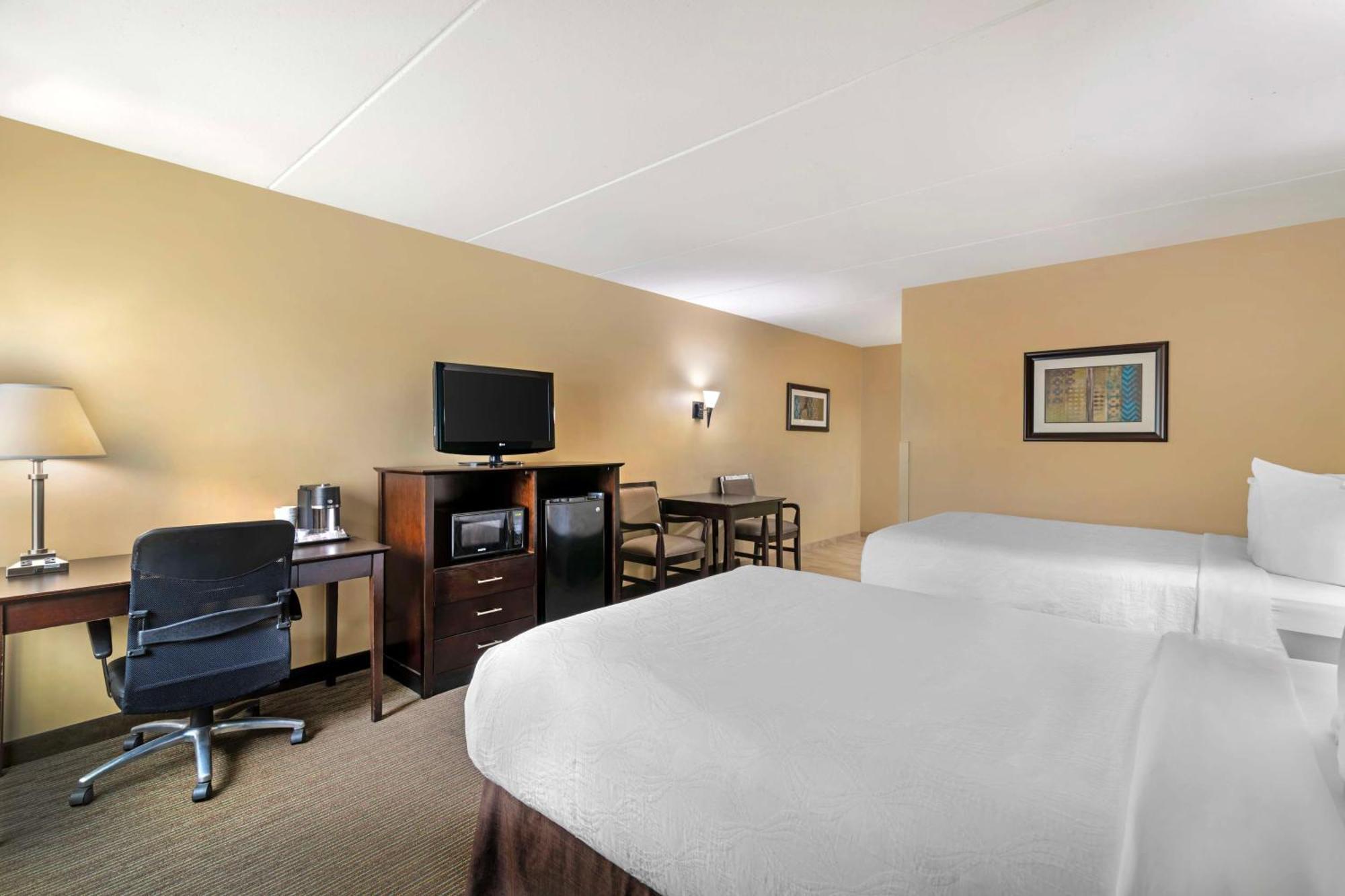 Best Western Plus Plattsburgh Exterior photo