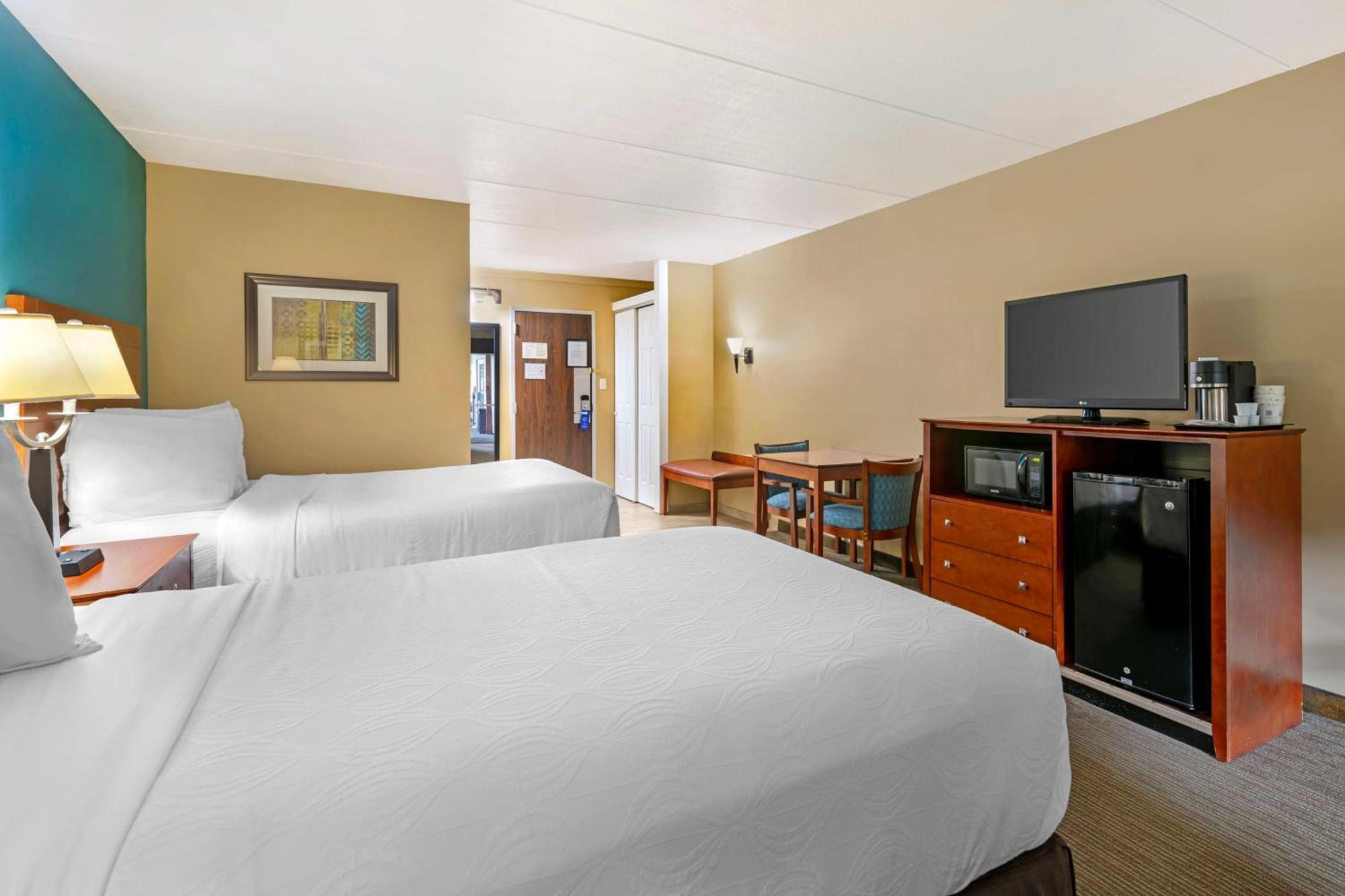 Best Western Plus Plattsburgh Exterior photo