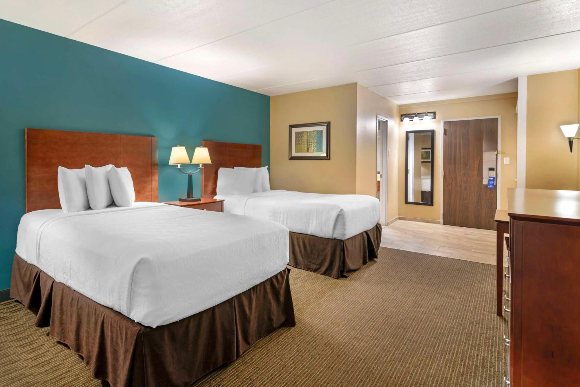 Best Western Plus Plattsburgh Exterior photo
