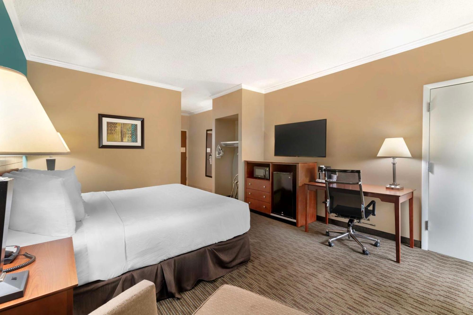 Best Western Plus Plattsburgh Exterior photo