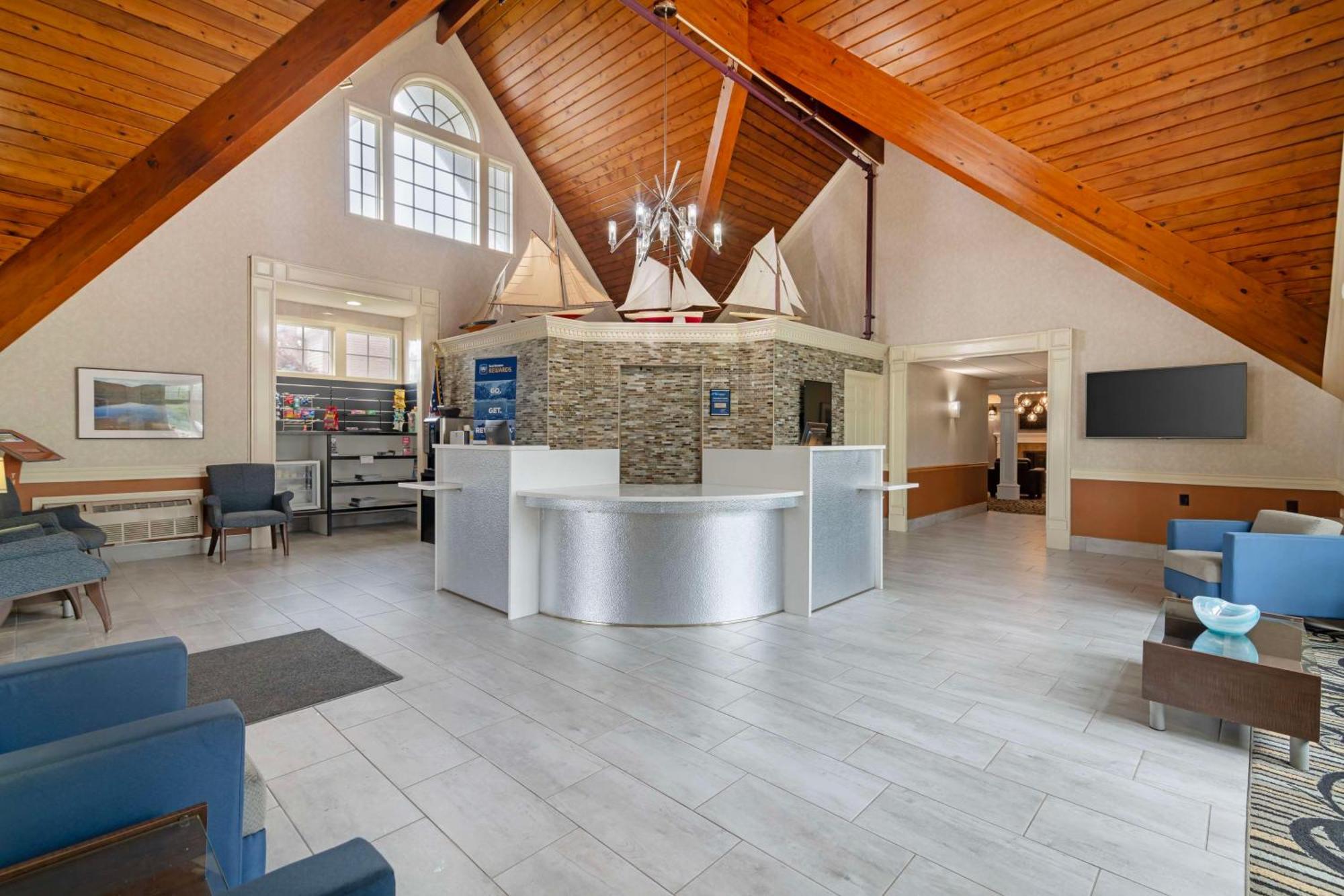 Best Western Plus Plattsburgh Exterior photo