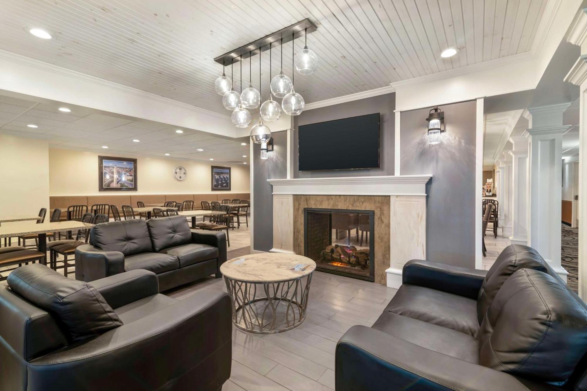 Best Western Plus Plattsburgh Exterior photo