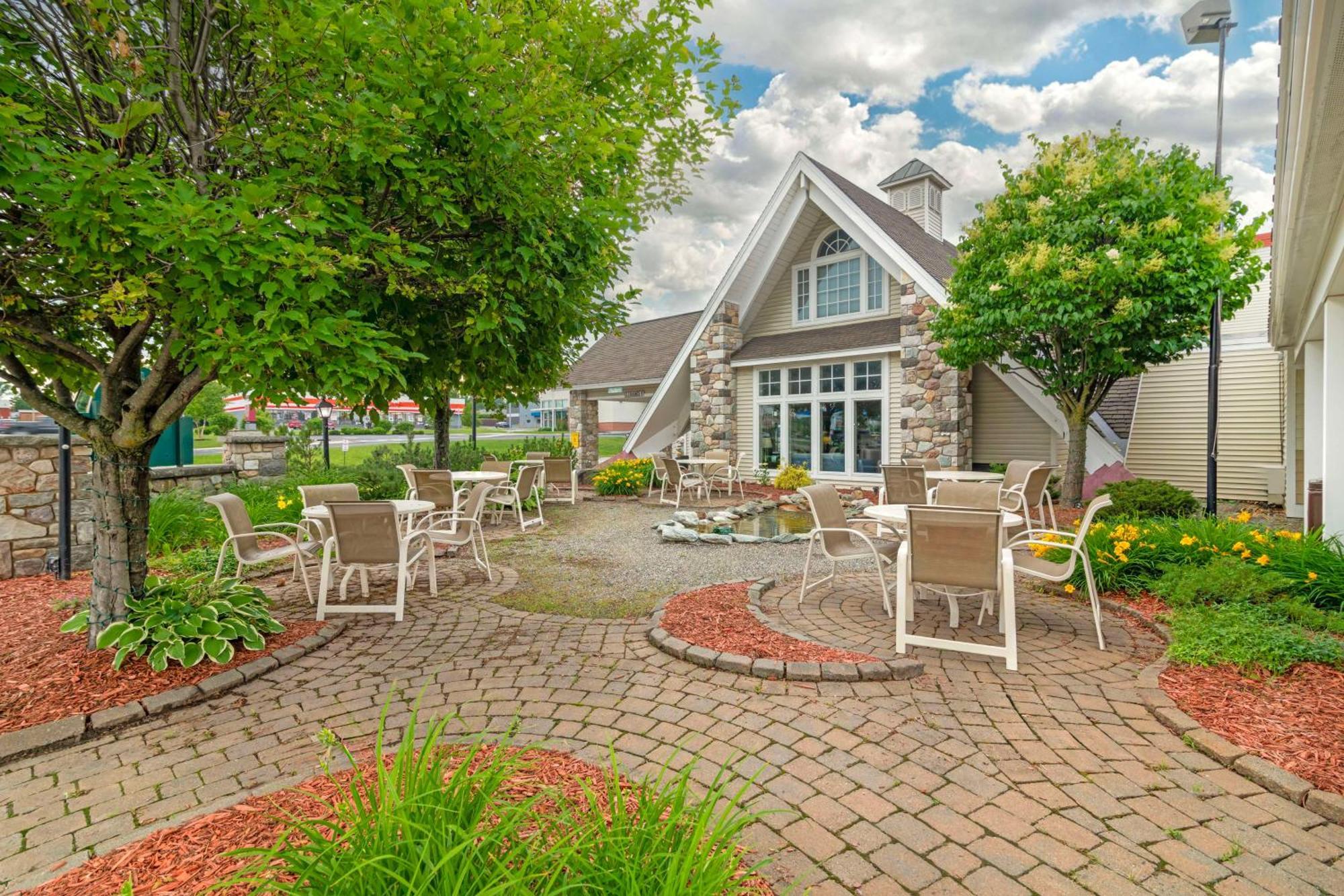 Best Western Plus Plattsburgh Exterior photo