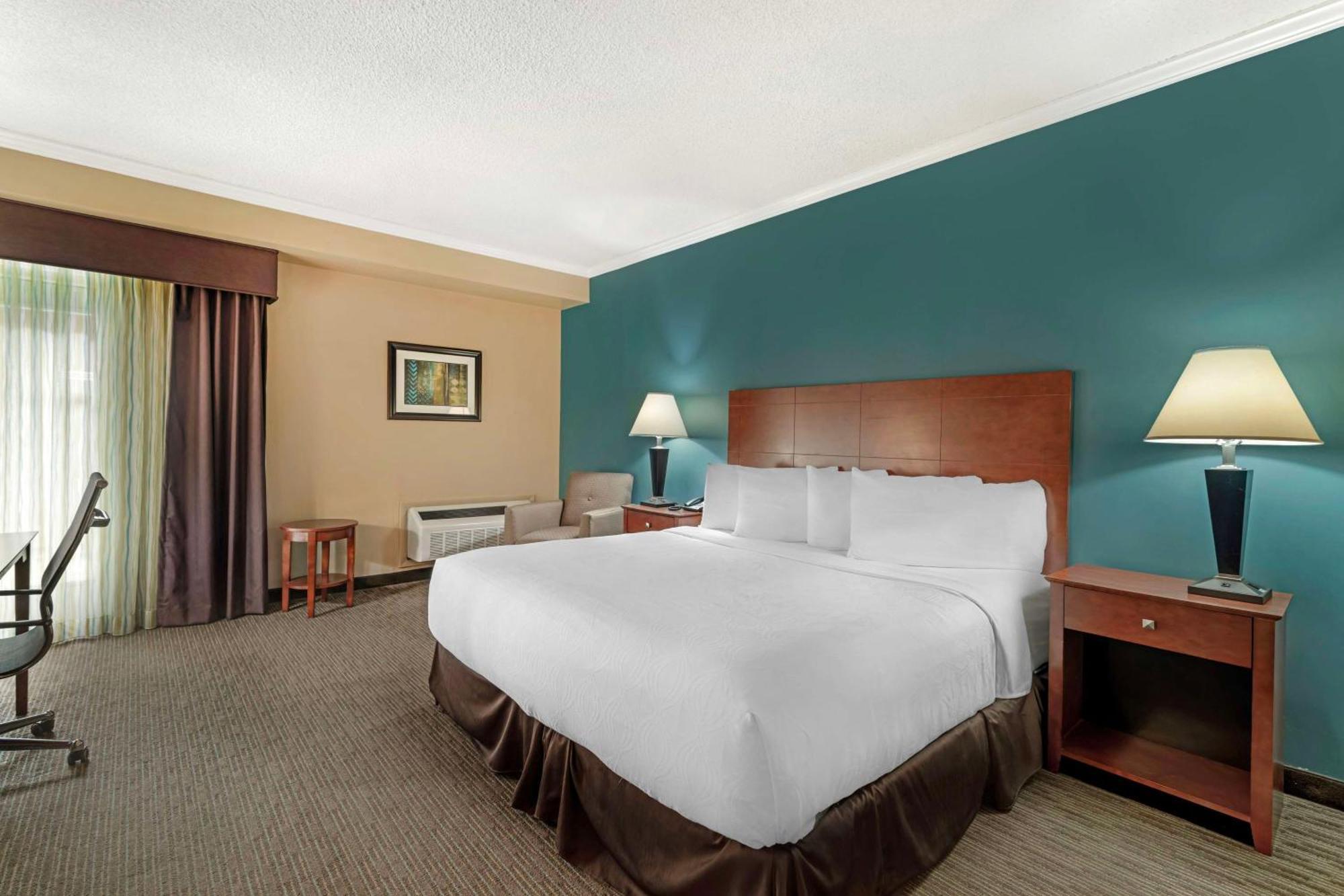 Best Western Plus Plattsburgh Exterior photo