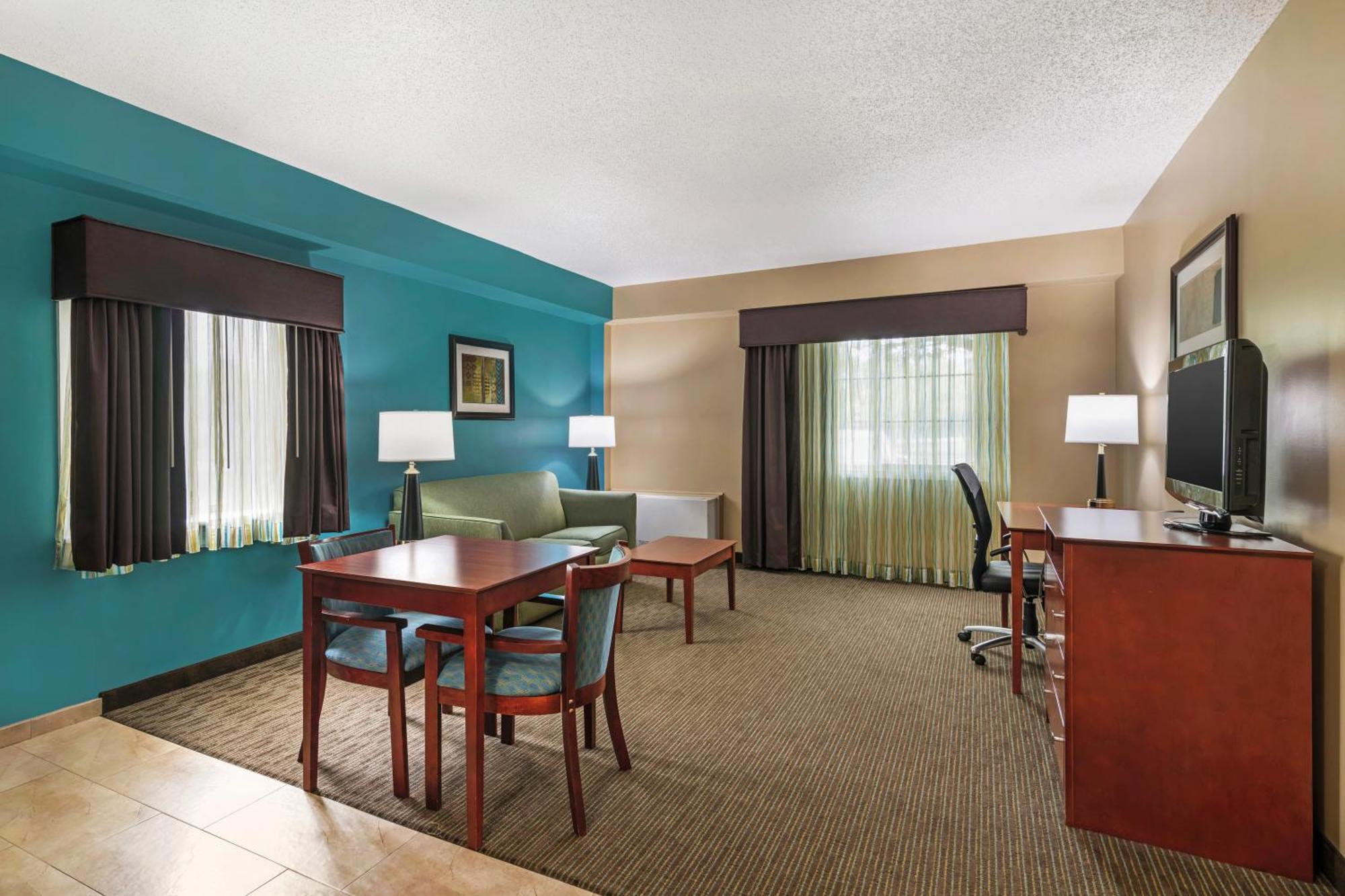 Best Western Plus Plattsburgh Exterior photo