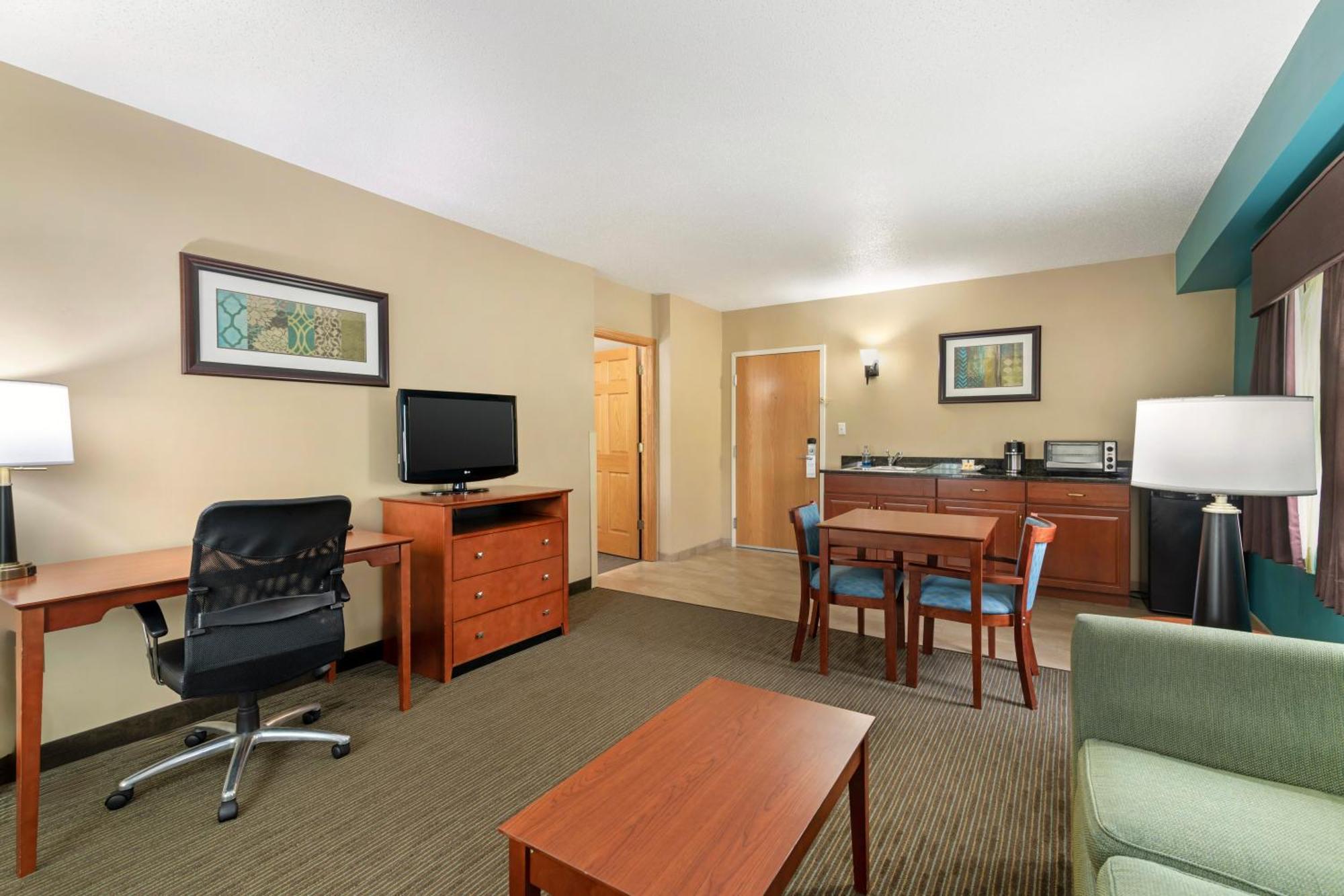 Best Western Plus Plattsburgh Exterior photo